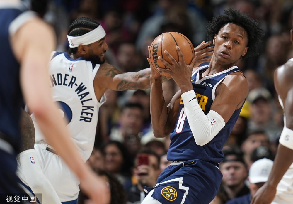 湖人坐拥丰 湖人坐拥丰